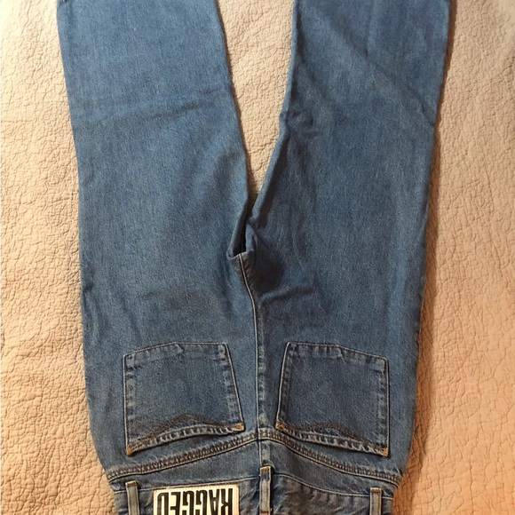 The Ragged Priest Free People 26 High Rise Mom Wide Leg Frayed Ankle Jeans - Picture 12 of 16